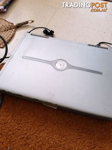 Dell laptop with charger not working - photo 2 of 3