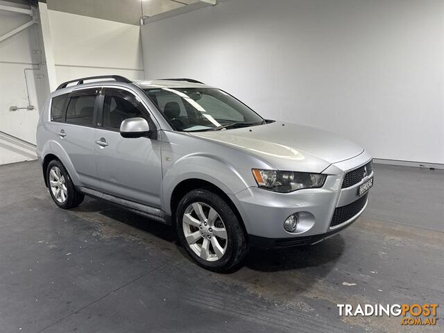 2011 MITSUBISHI OUTLANDER LS 30th ANNIVERSARY 4D WAGON