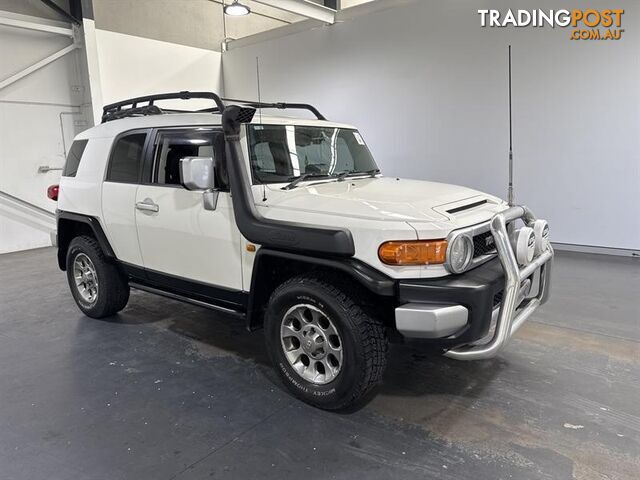 2012 TOYOTA FJ CRUISER  4D WAGON