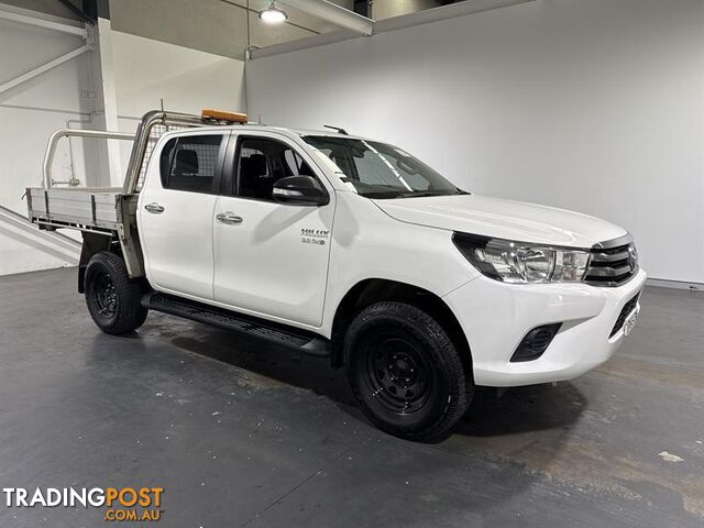 2015 TOYOTA HILUX SR (4x4) DUAL C/CHAS