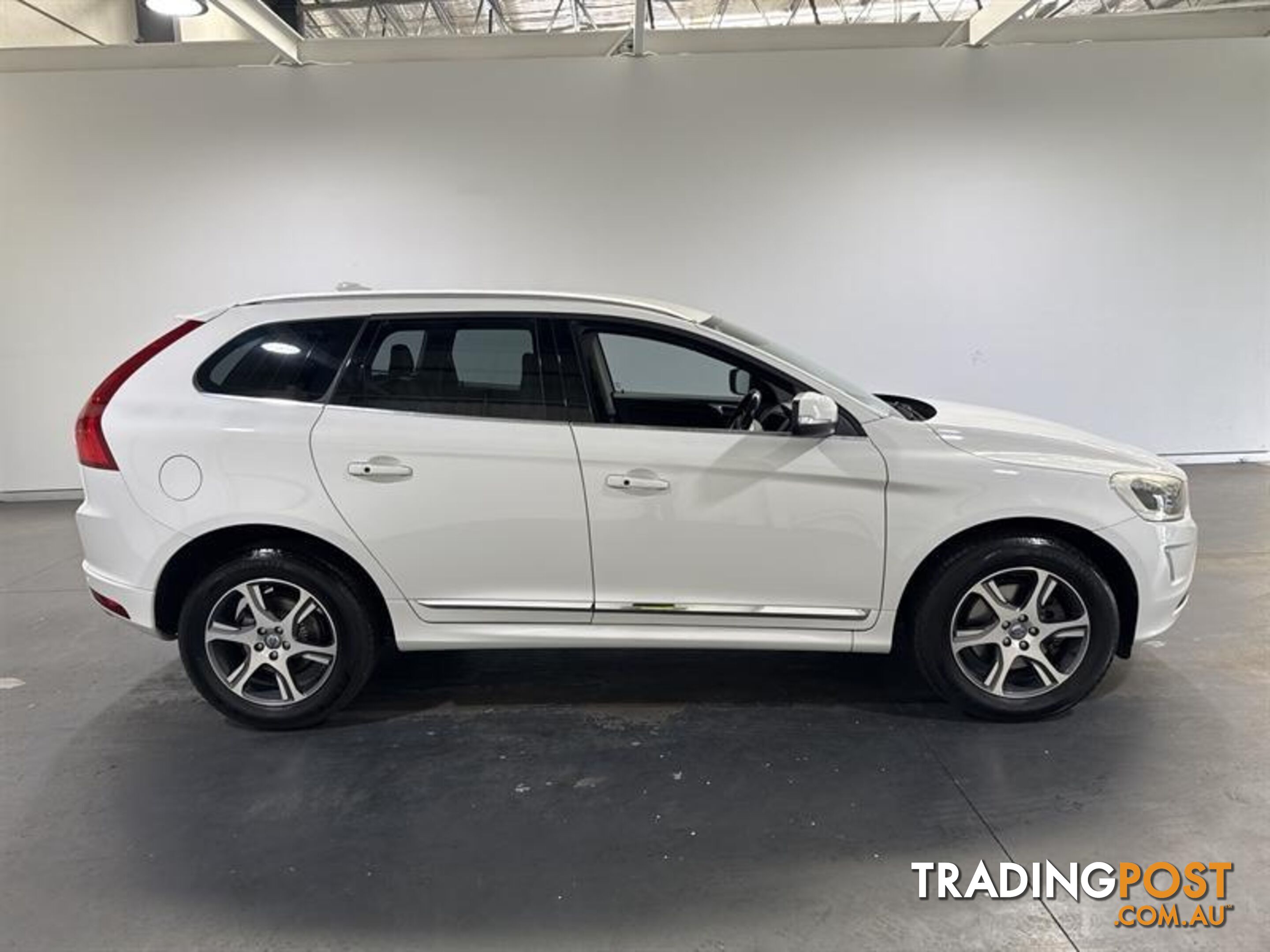 2014 VOLVO XC60 D4 LUXURY 4D WAGON