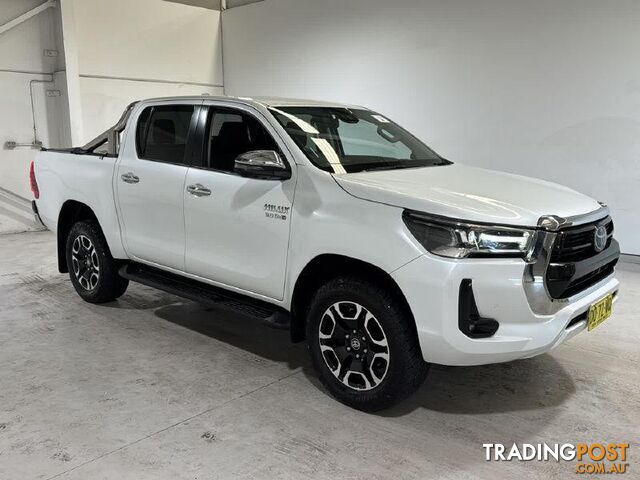 2022 TOYOTA HILUX SR5 (4x4) DOUBLE C/CHAS