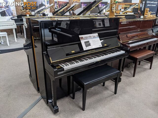 Yamaha U3PEQ Acoustic Upright Piano Polished Ebony