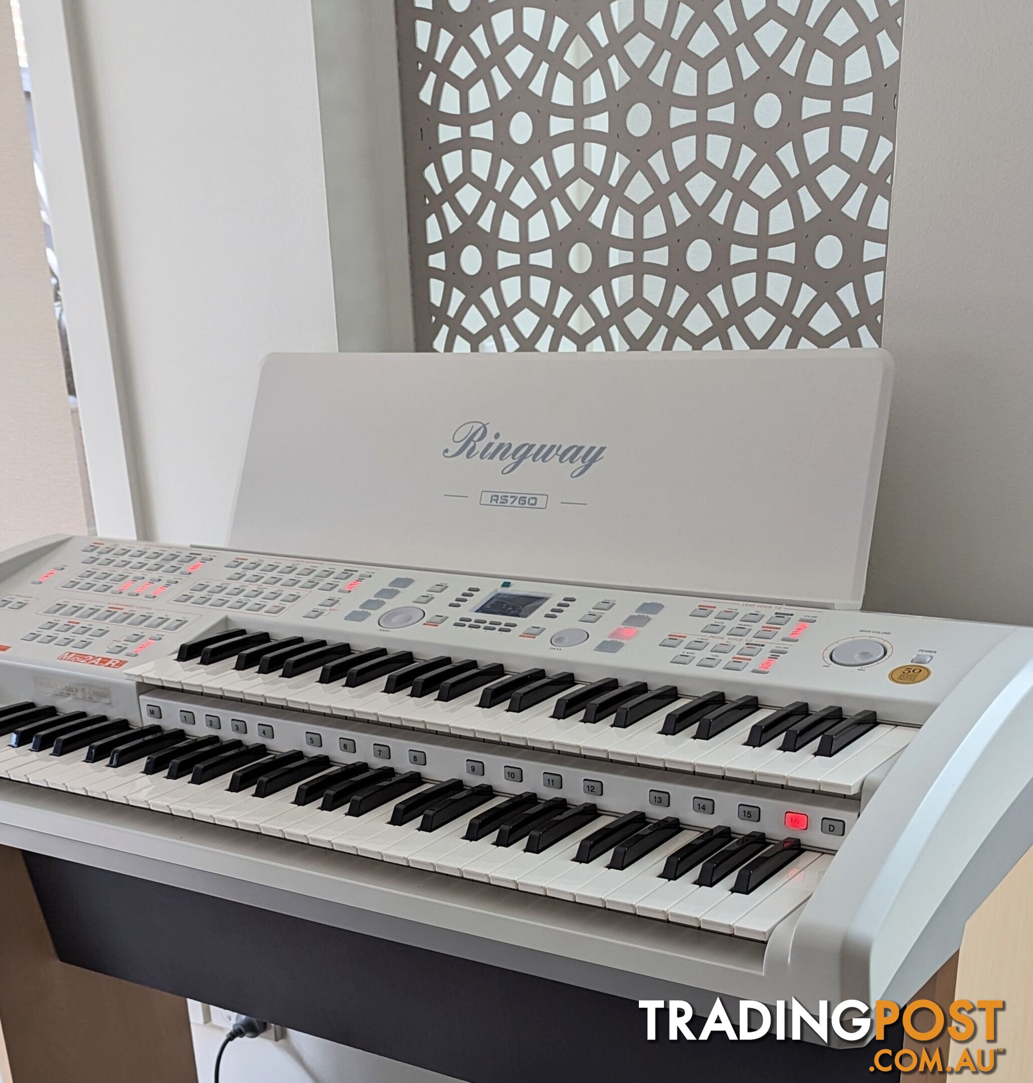 Ringway Electronic Organ RS-760