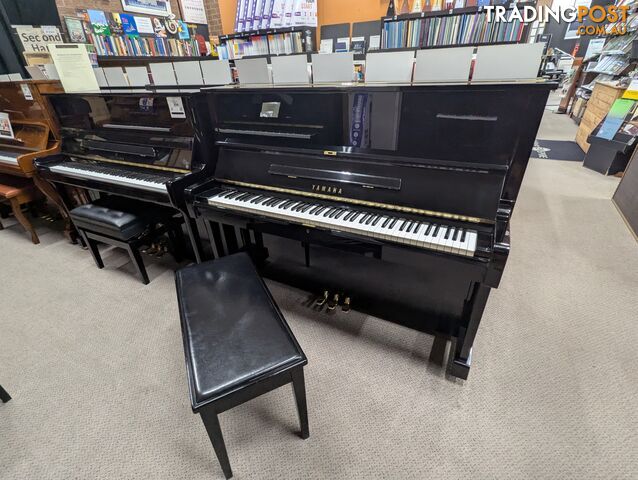 Yamaha U1H Polished Ebony Upright Piano in Excellent Condition