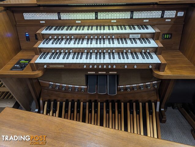 Allen Renaissance Quantum Series Model QL320i 38 Stop/152 Voice Three-Manual Console Classical Organ