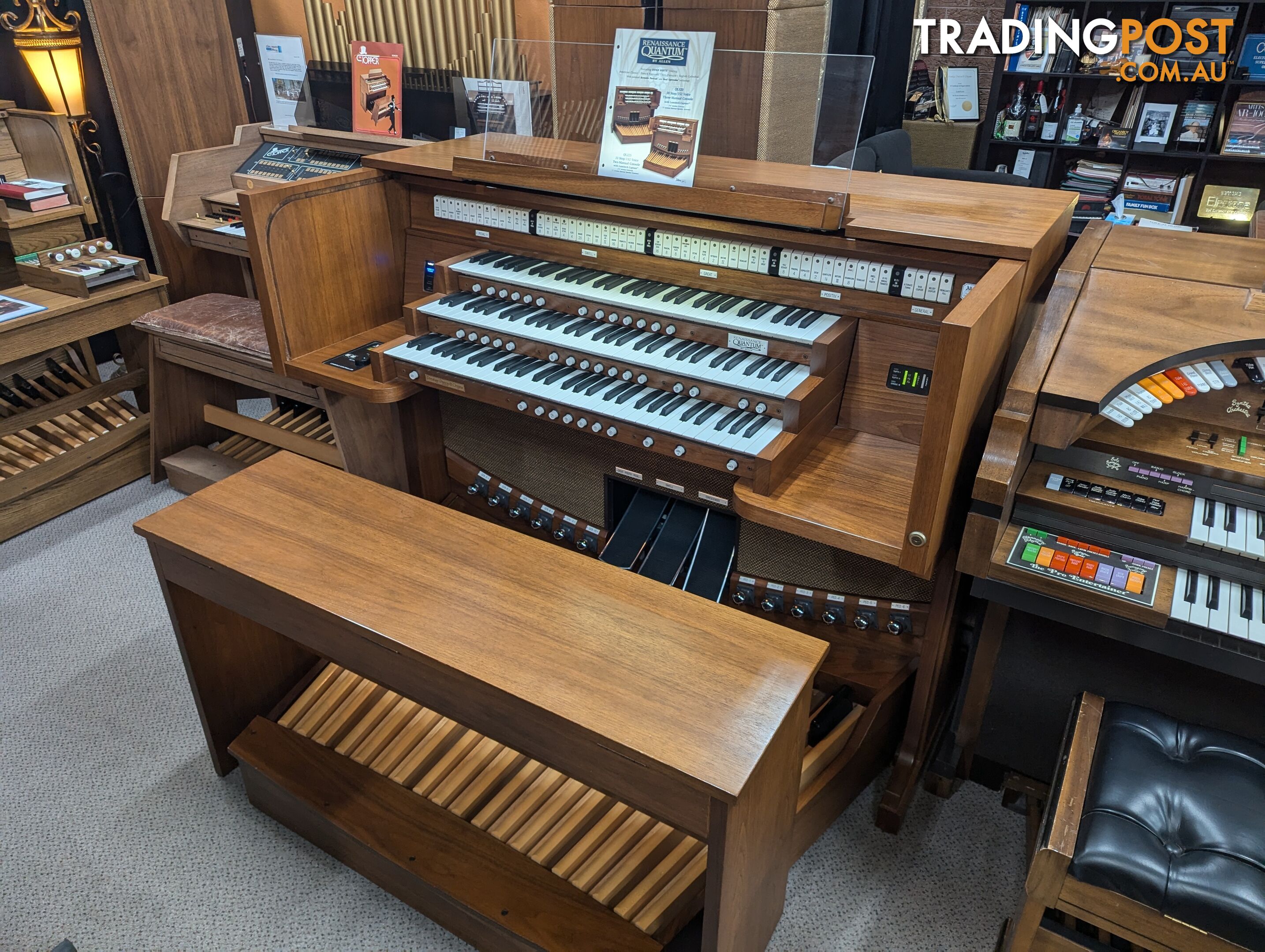 Allen Renaissance Quantum Series Model QL320i 38 Stop/152 Voice Three-Manual Console Classical Organ