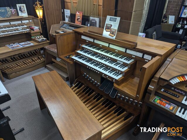 Allen Renaissance Quantum Series Model QL320i 38 Stop/152 Voice Three-Manual Console Classical Organ