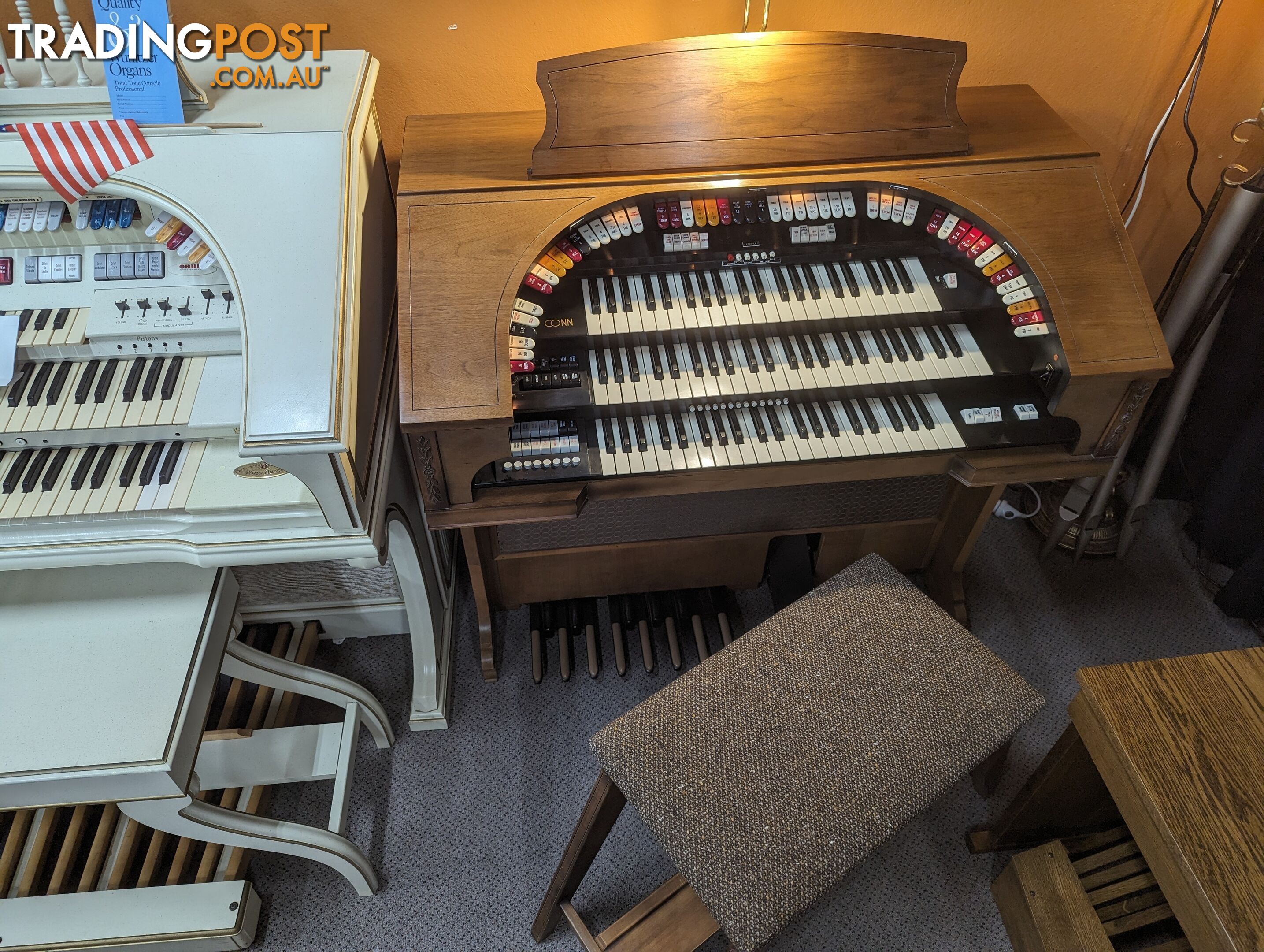 CONN 3 Manual Organ 580 Series I THEATRETTE