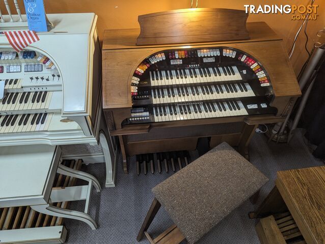 CONN 3 Manual Organ 580 Series I THEATRETTE