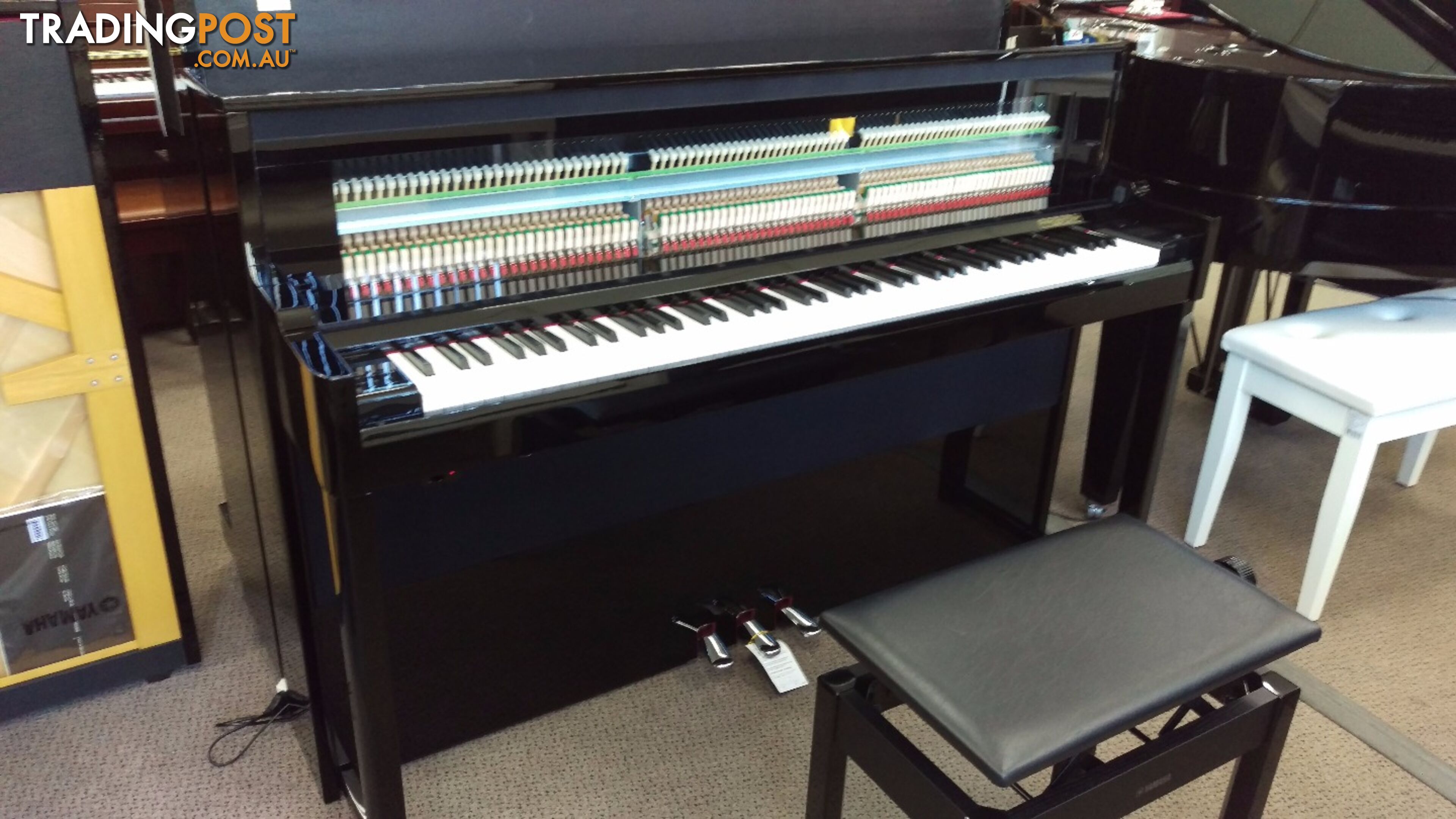 Yamaha AvantGrand Upright Hybrid Piano  NU1X