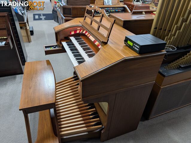 Allen Q211 Renaissance Quantum 2-Manual Theatre Organ - photo 4 of 9