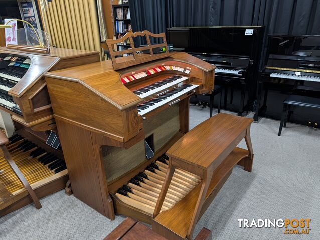 Allen Q211 Renaissance Quantum 2-Manual Theatre Organ - photo 2 of 9