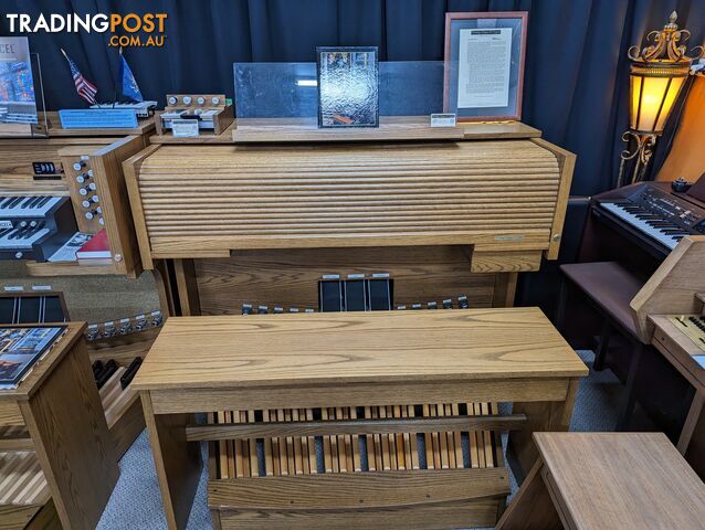 Allen Classical Organ AP17e Protege 33 Stop Organ with 4 X HC15' Speakers