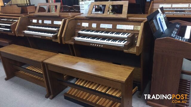 Viscount Canticus 270 Classical Organ ~ Now Sold ~ with a 27 flat radiating pedal board