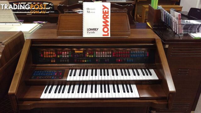 Lowrey Parade Organ Model NL30