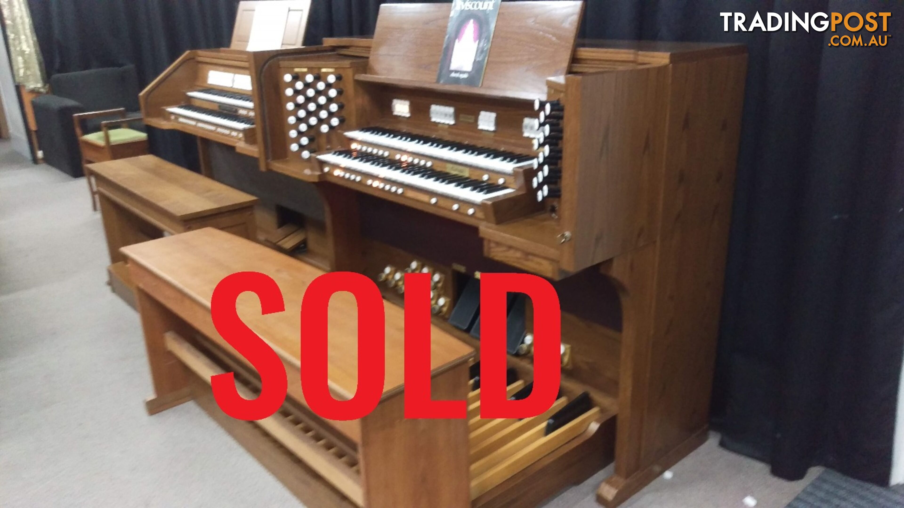 SOLD - Viscount Classical Organ Model Cantata