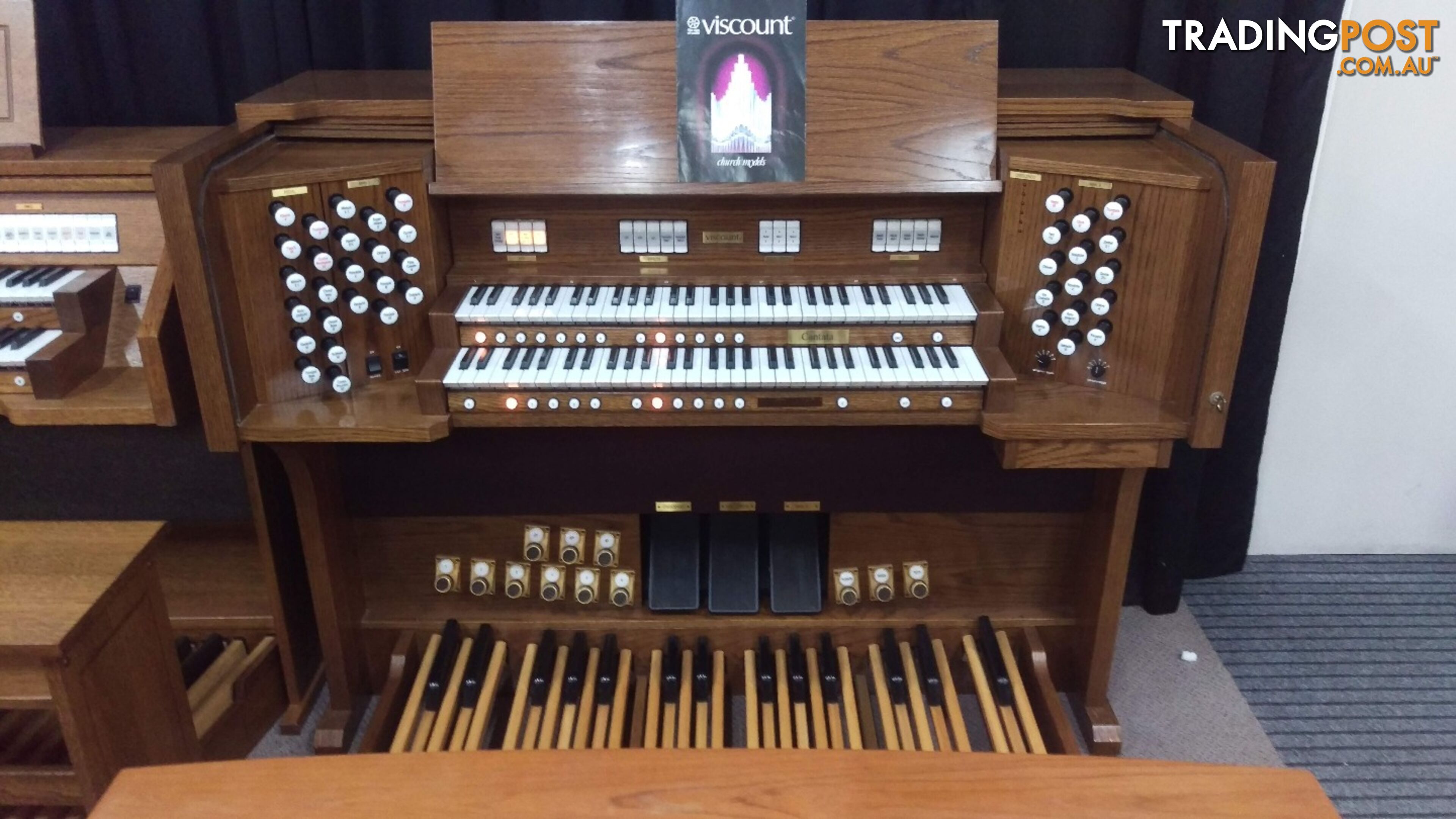 SOLD - Viscount Classical Organ Model Cantata