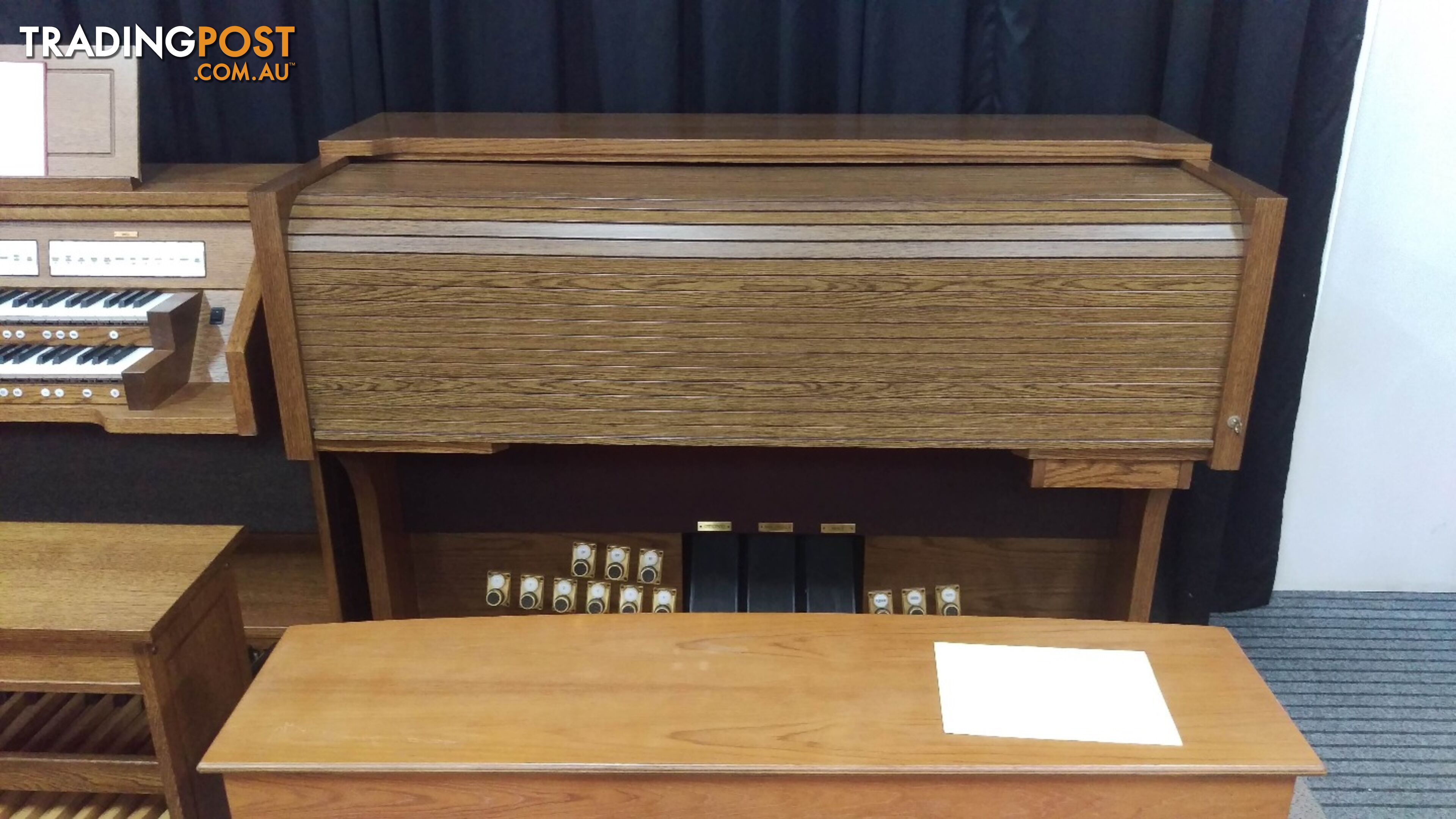 SOLD - Viscount Classical Organ Model Cantata