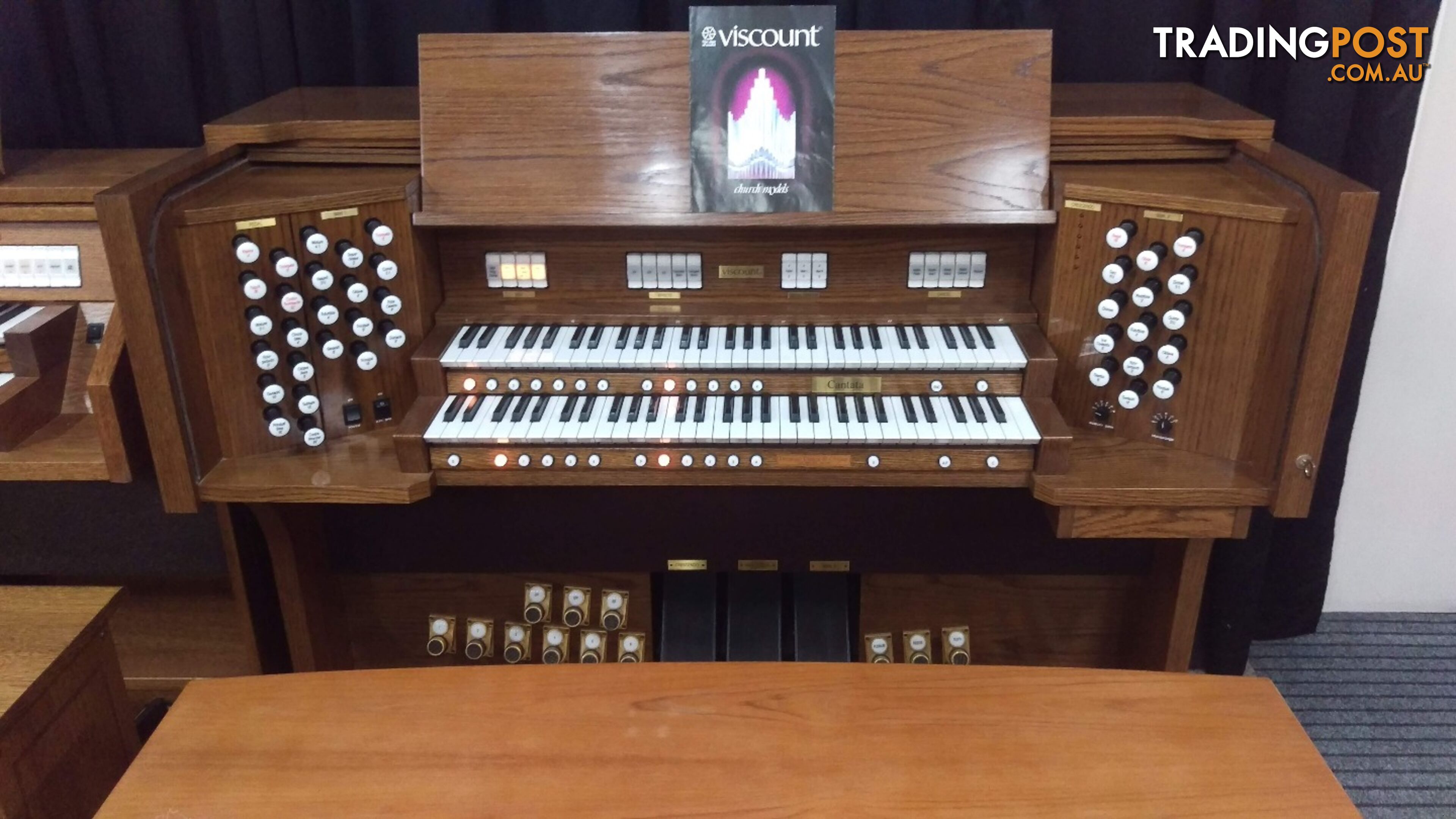 SOLD - Viscount Classical Organ Model Cantata