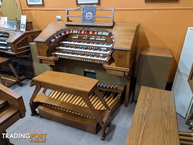 Allen Q311SP Theatre Organ 3 x 61 note keyboards & 32-note AGO pedalboard - photo 2 of 4