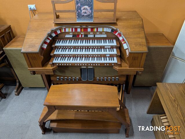 Allen Q311SP Theatre Organ 3 x 61 note keyboards & 32-note AGO pedalboard - photo 4 of 4