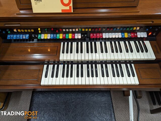 Lowrey Organ ~ Holiday D325