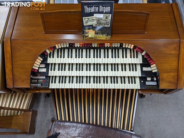 Conn 651 Deluxe 3 Manual Theatre Style Organ