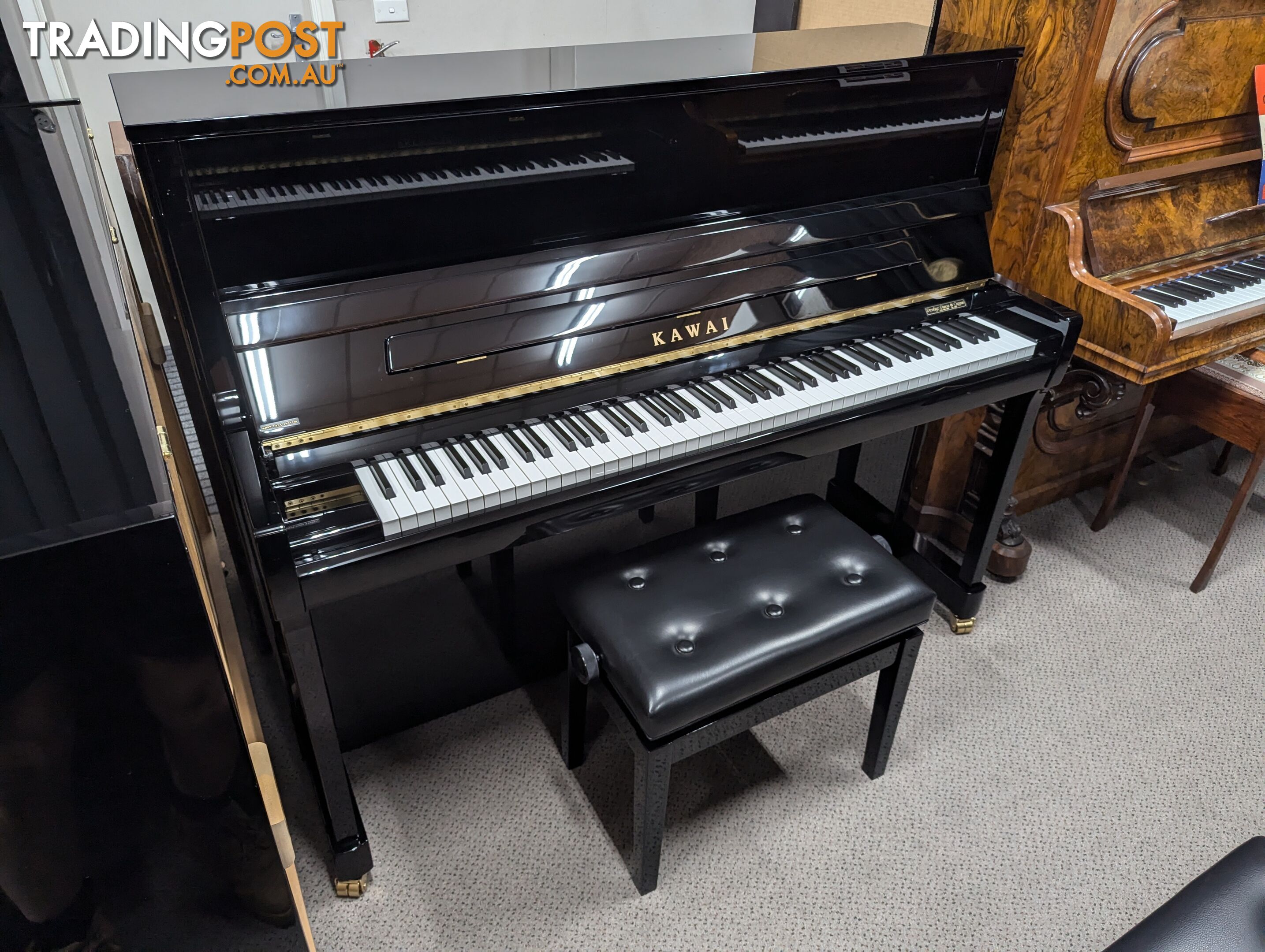 KAWAI K300J 122cm Upright Piano in Polished Ebony. Made in Japan