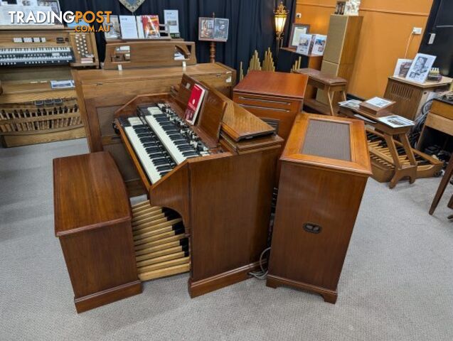 Hammond C3 Tonewheel Console Organ with Leslie Speaker- PR40 Matching Bench â...