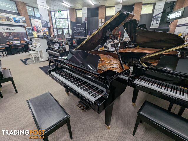 Yamaha GC1 161cm Polished Ebony Grand Piano  Like New ~ Made in Japan