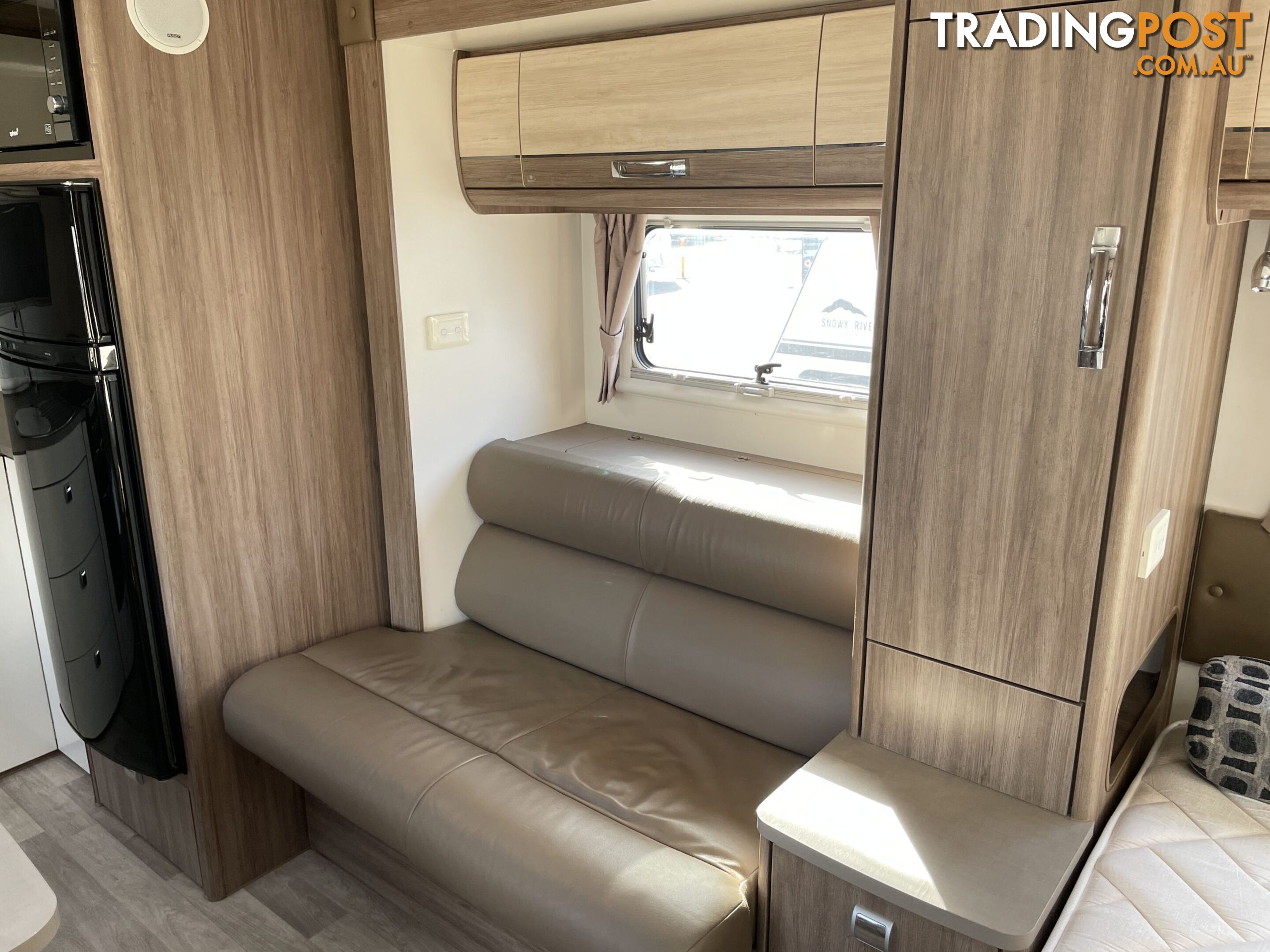 Used JAYCO SILVERLINE 21.654