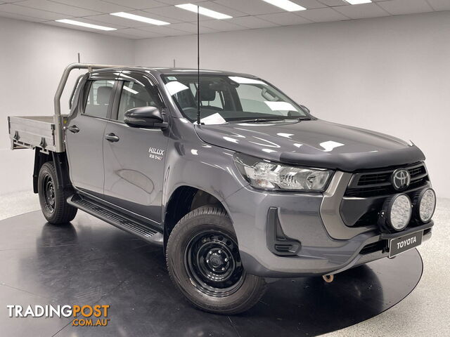 2022 TOYOTA HILUX SR  CAB CHASSIS