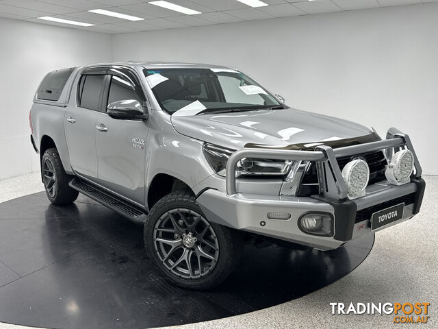 2023 TOYOTA HILUX SR5  CAB CHASSIS