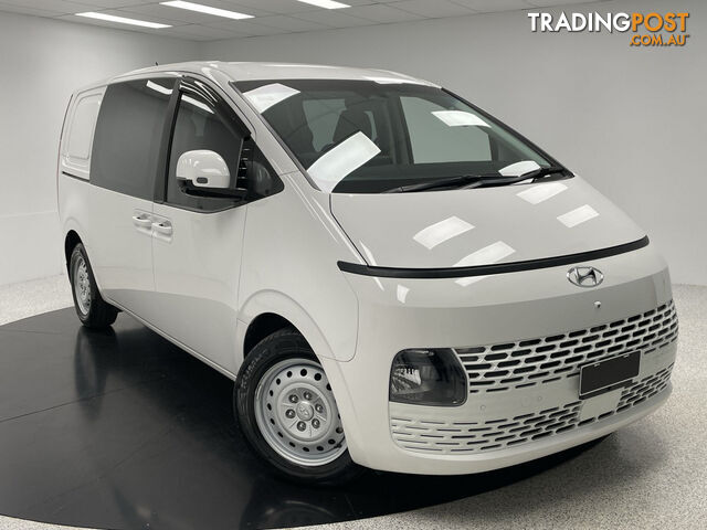 2022 HYUNDAI STARIA   VAN