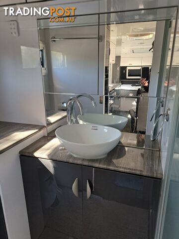 2021 Regent Discoverer - photo 5 of 10