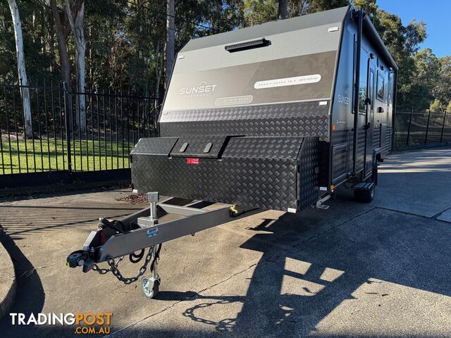 18FT6 SUNSET FAMILY HAVEN OFFROAD DOUBLE BUNK CARAVAN
