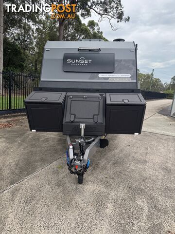 2025 SUNSET FAMILY HORIZON 23FT OFFROAD OFFGRID DOUBLE BUNK - photo 2 of 25