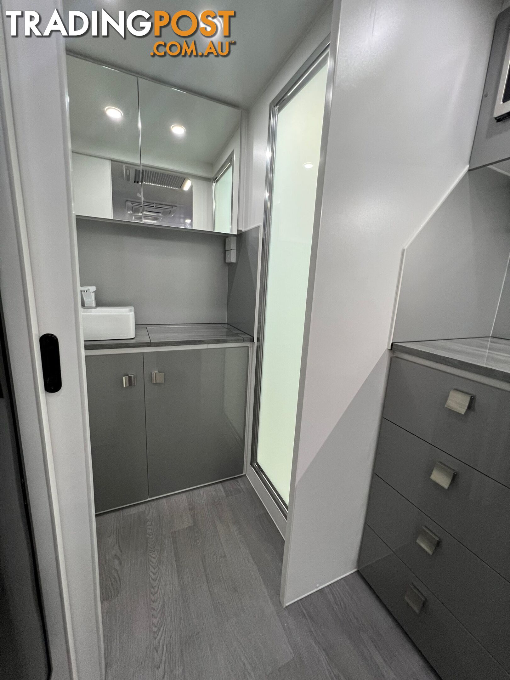 2023 NEW DESIGN CARAVAN 21FT6 TRIPLE BUNK FAMILY TREKKER VAN