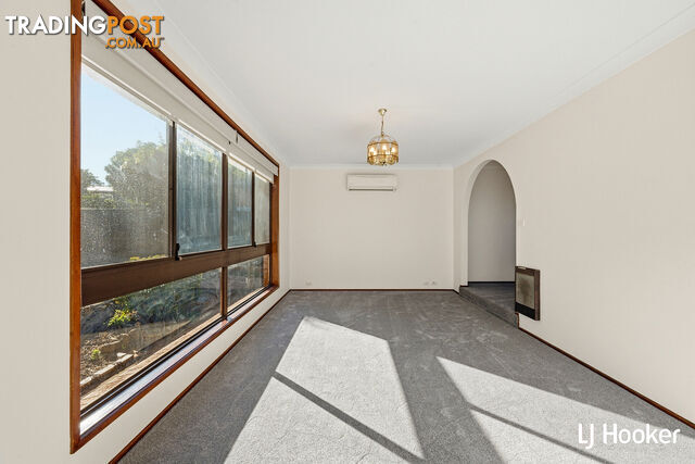 8 Rossell Place FLYNN ACT 2615 - photo 3 of 14