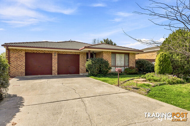 8 Quinlivan Crescent DUNLOP ACT 2615