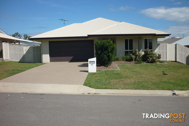 Bushland Beach QLD 4818