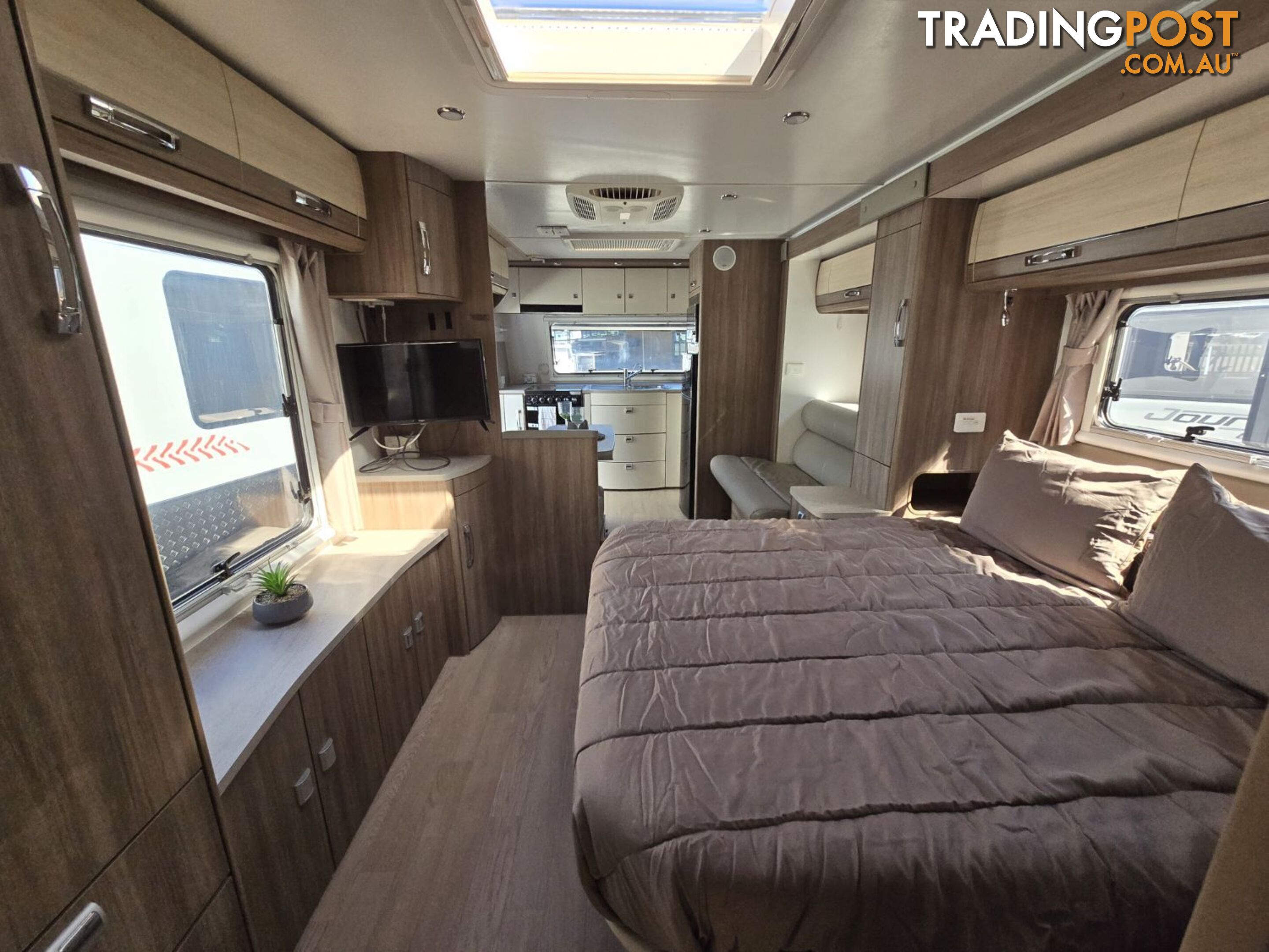 2015  JAYCO SILVERLINE  21.65-4 CARAVAN