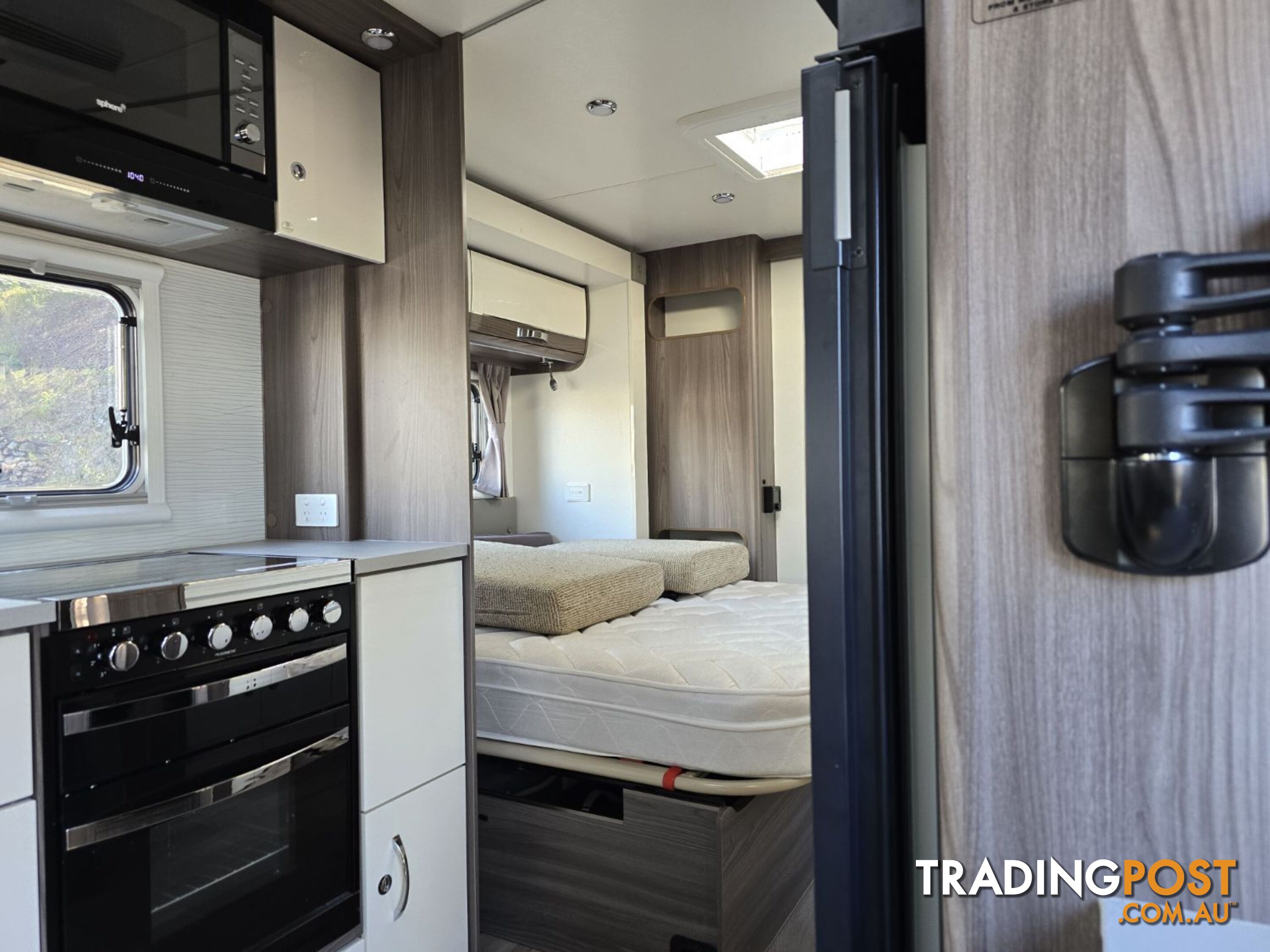 2018  JAYCO SILVERLINE  21.65-3 CARAVAN