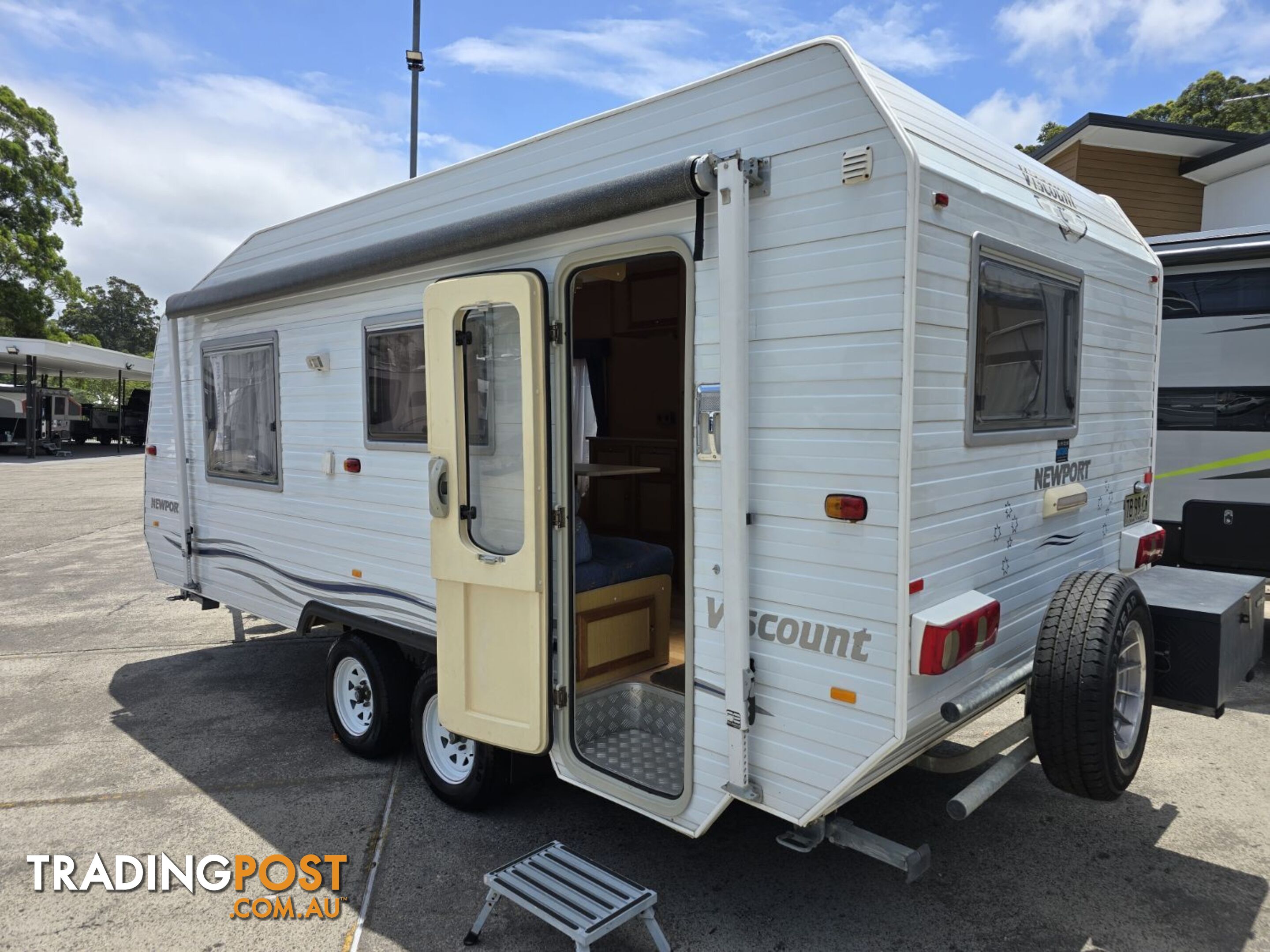 2004  VISCOUNT NEWPORT   CARAVAN