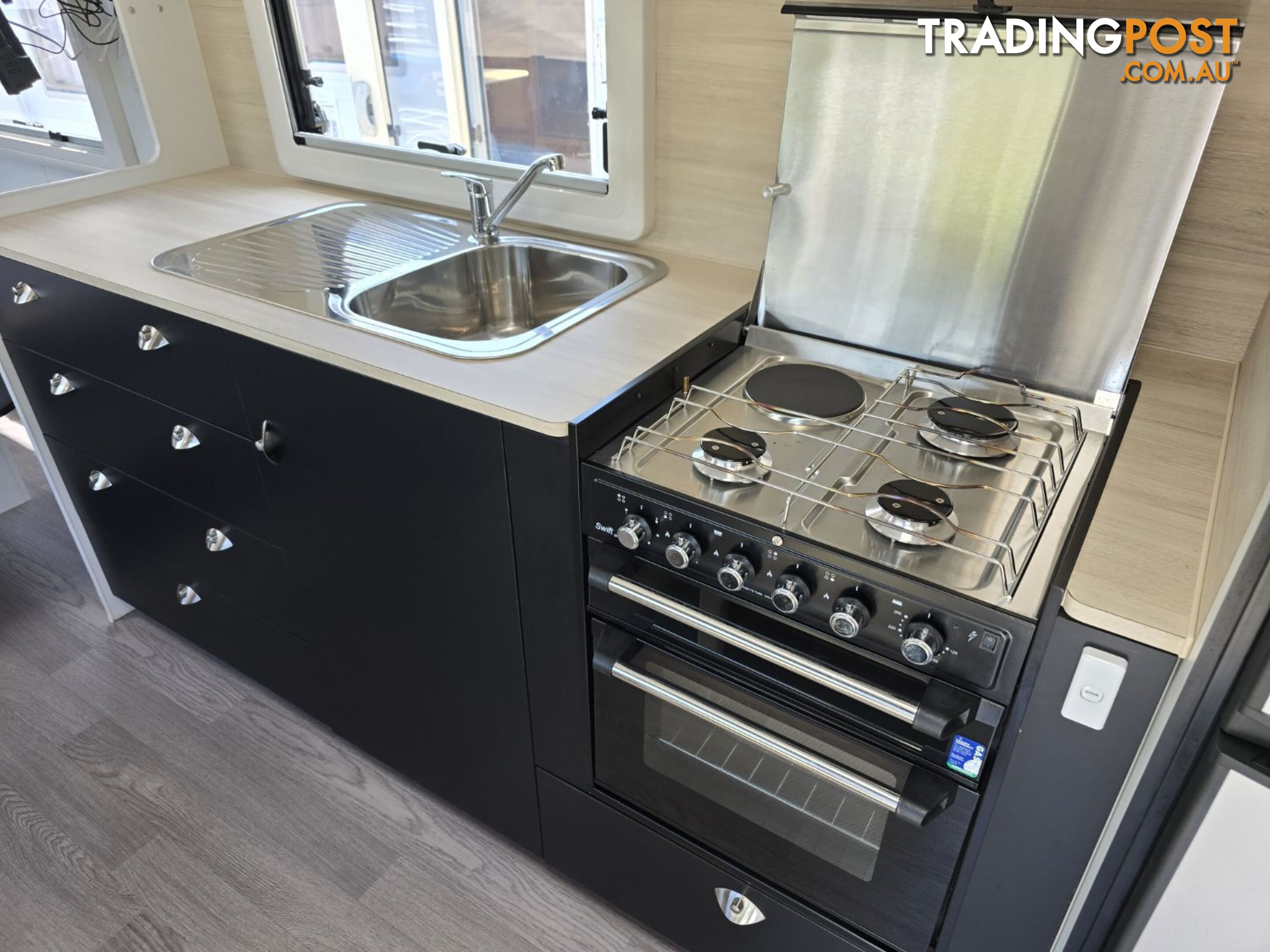 2019  NEWLANDS LUXE  628 CAFW CARAVAN