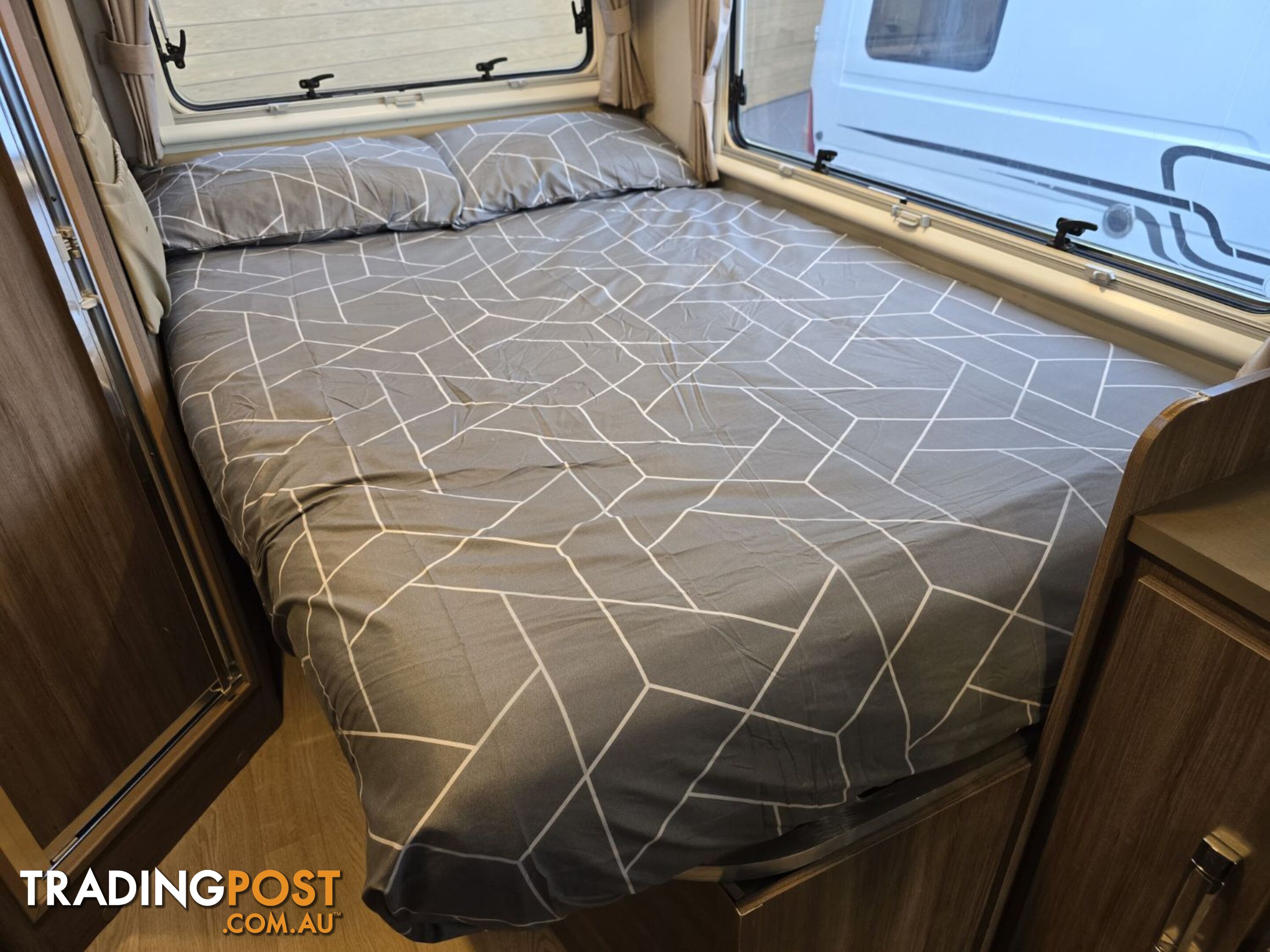 2016  JAYCO CONQUEST MOTORHOME FA 24-1 CAB CHASSIS