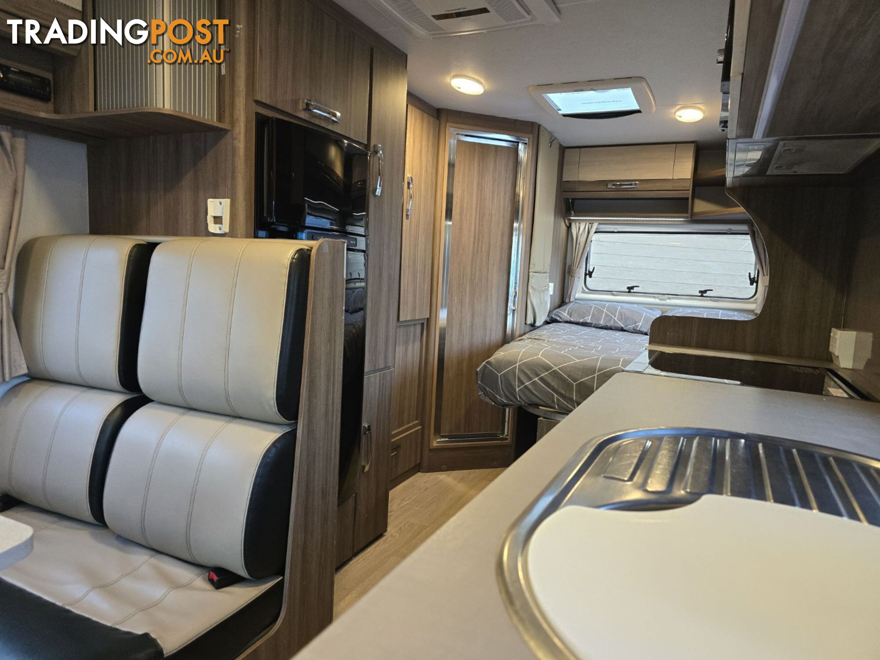 2016  JAYCO CONQUEST MOTORHOME FA 24-1 CAB CHASSIS