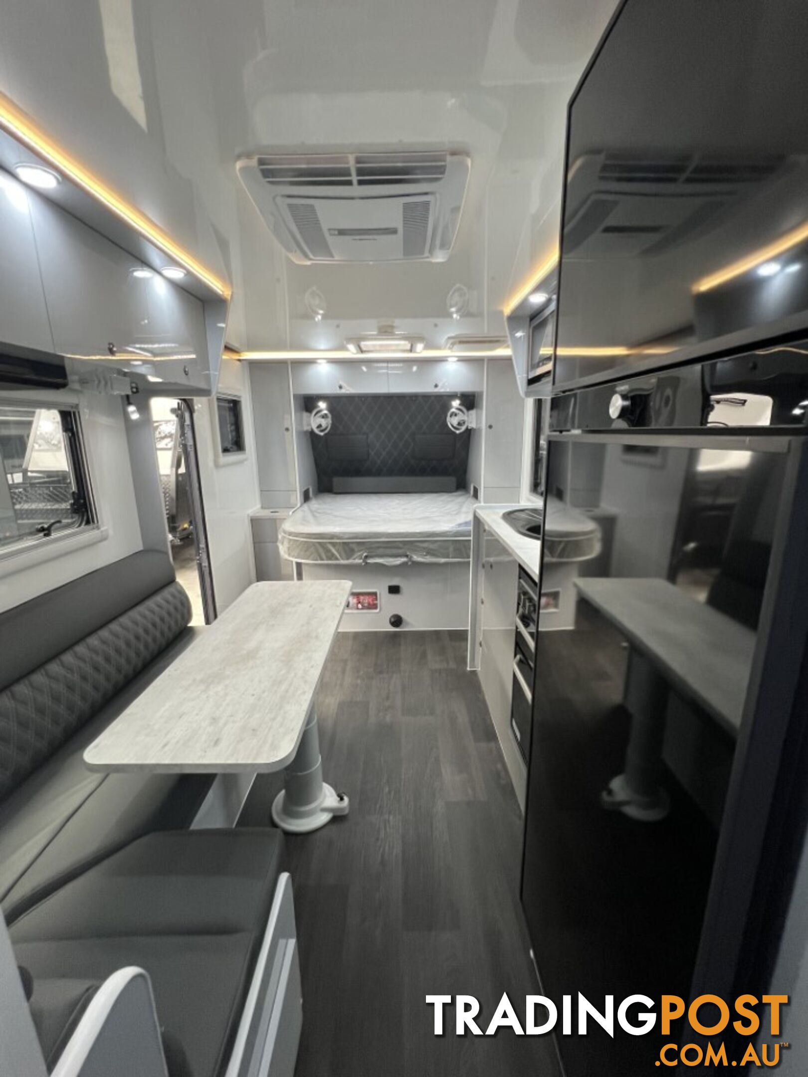 Vancraft 21' Family Bunk Off-Road Van 2023