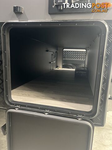 Victory 22' Big Bathroom Slider 2025 - photo 3 of 18